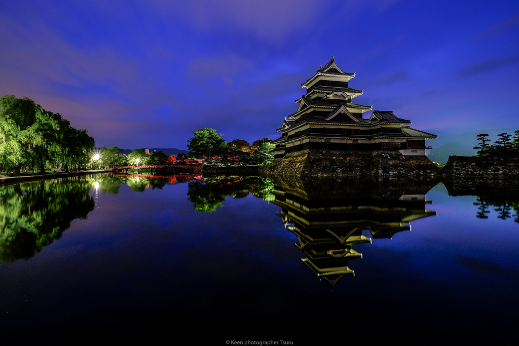 朝の城