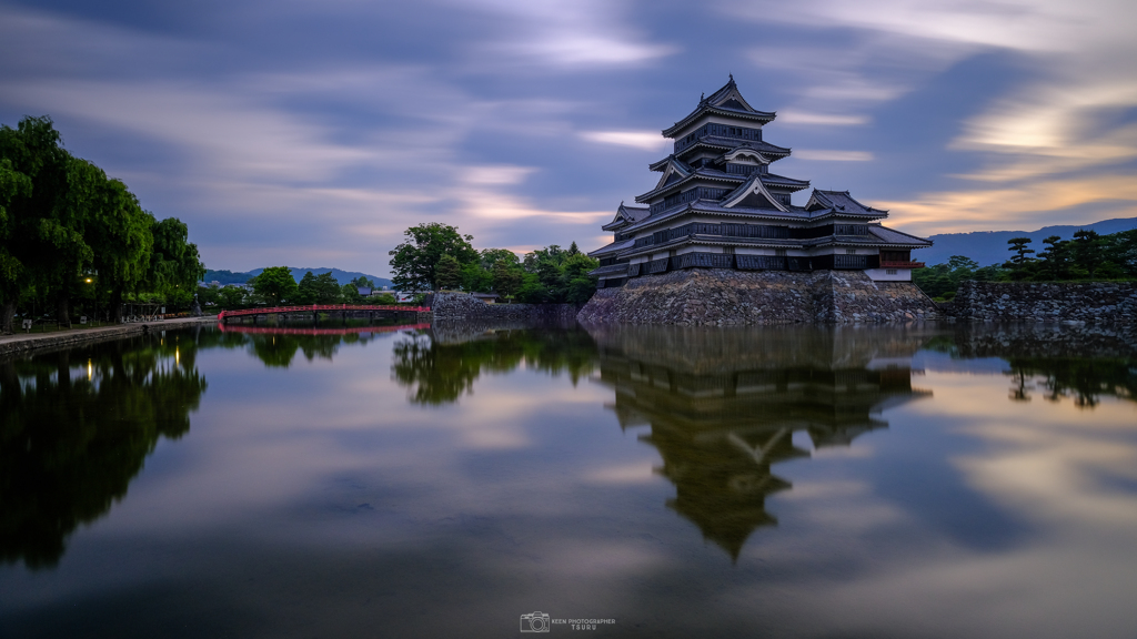 朝の城