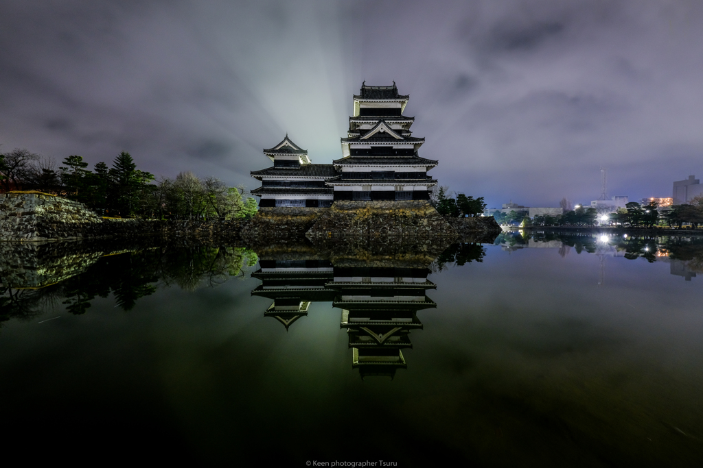 朝の城