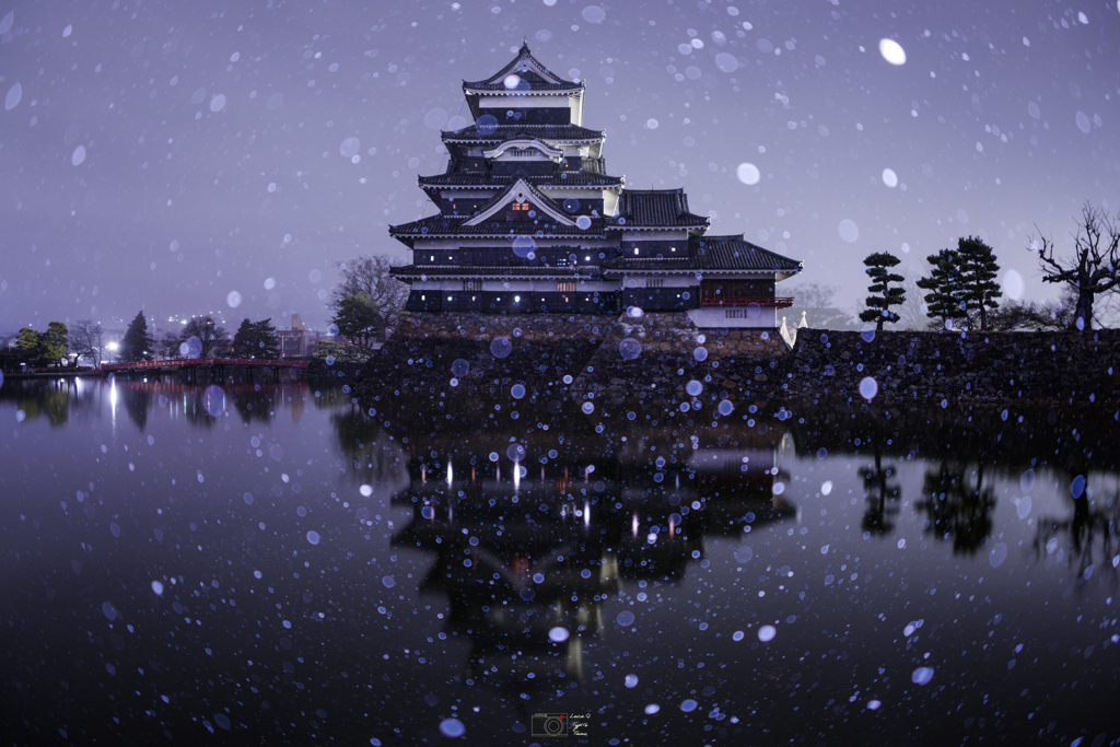 国宝松本城・午前五時・雪