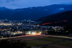 朝の街