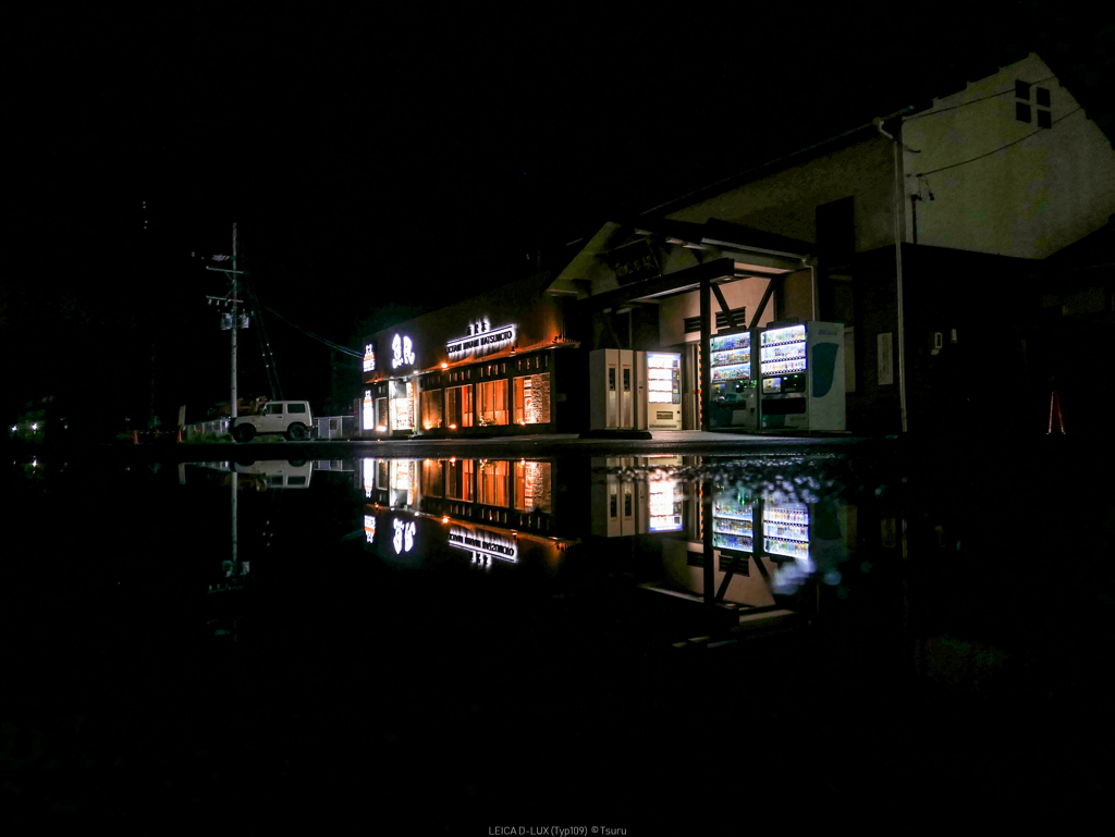 早朝の駅