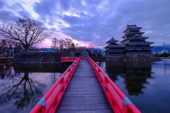 埋橋と天守閣