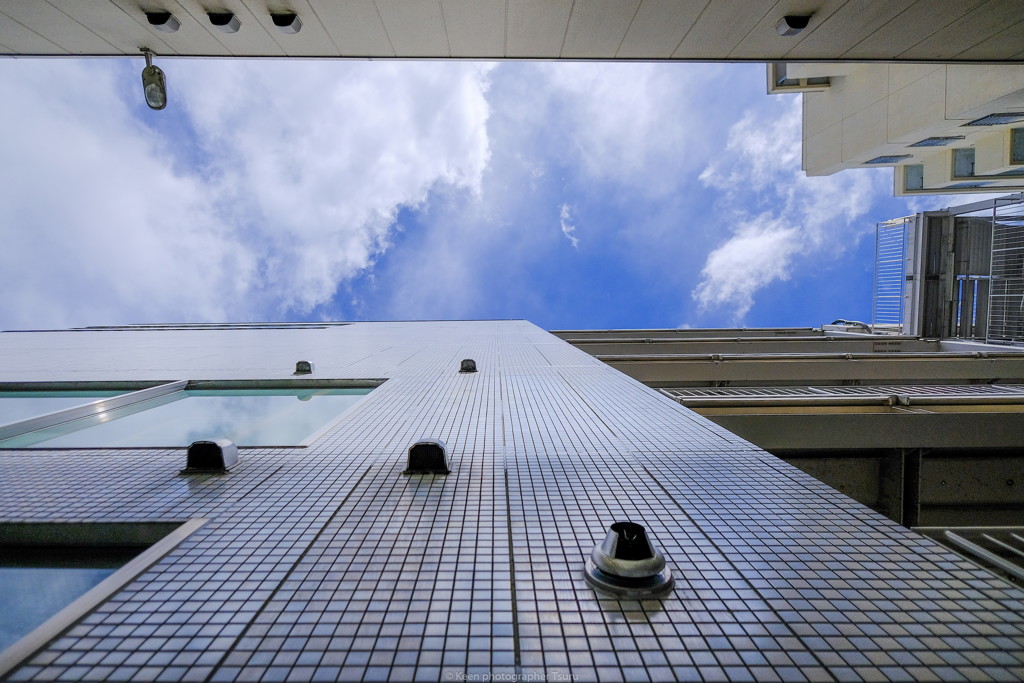狭い空