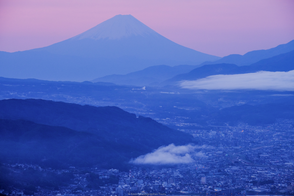 遠くの富士