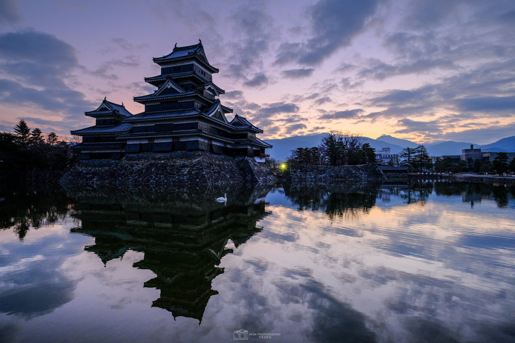 朝の城