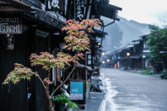 雨の奈良井宿