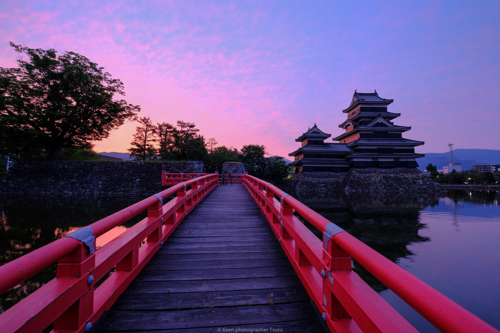 朝焼けの城