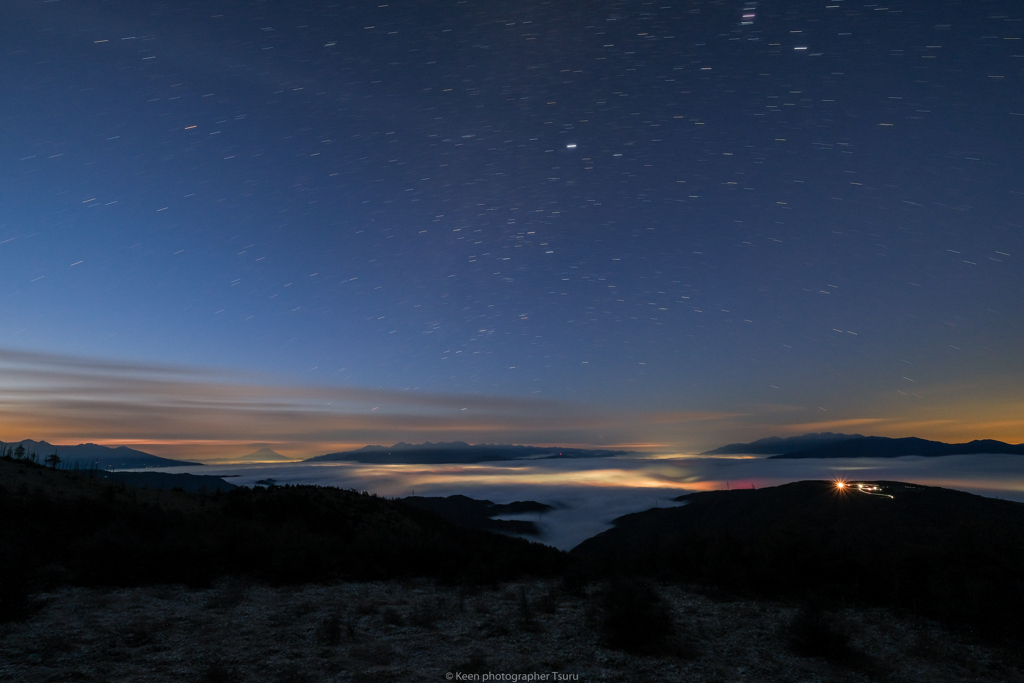 星と雲の流れ