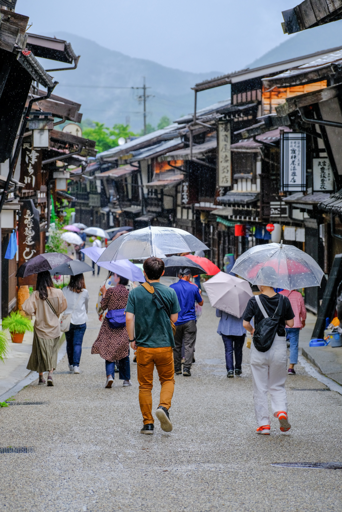 賑わう宿場町