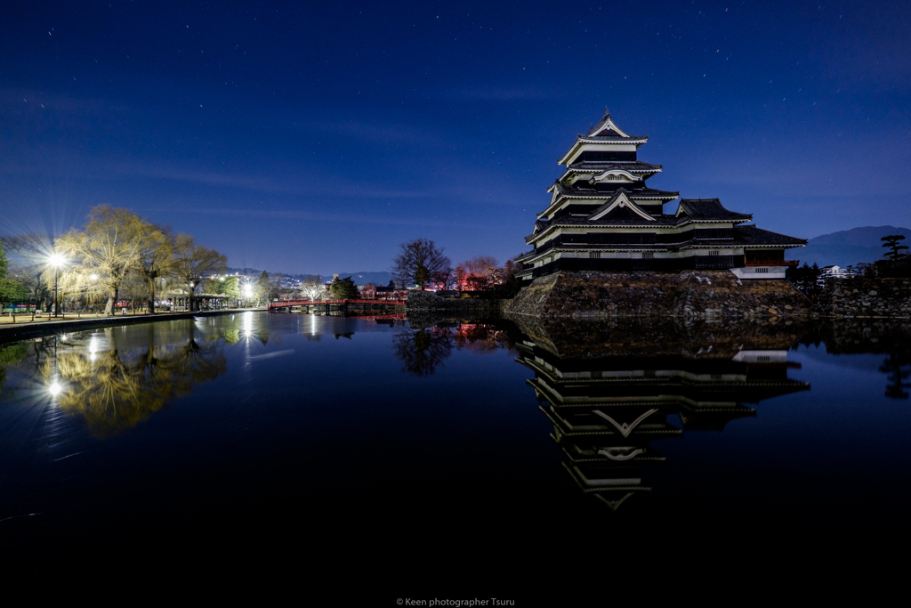 朝の城