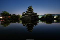 朝の城