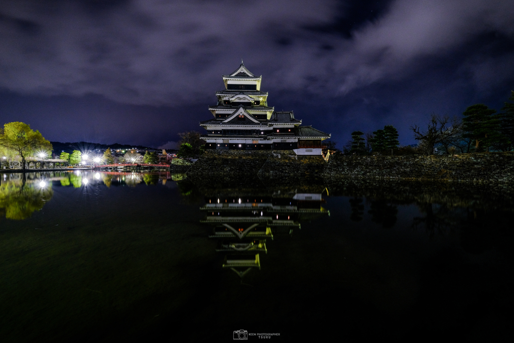 午前5時、点検の灯り