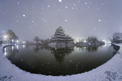雪降る朝