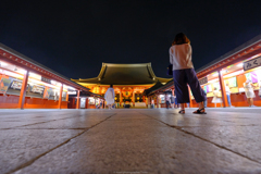 夜の浅草寺