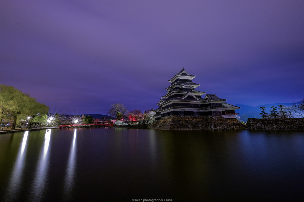 朝の城