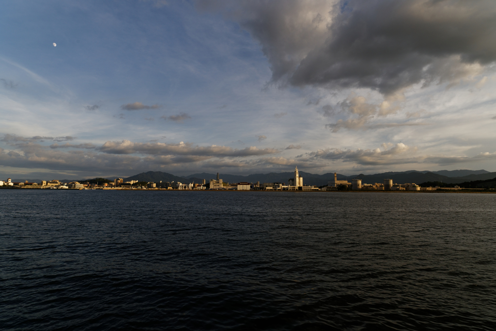 夏の思い出【船上からの夕焼け・都市を望む】_089