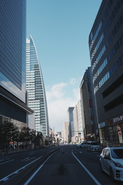 ビルと青空