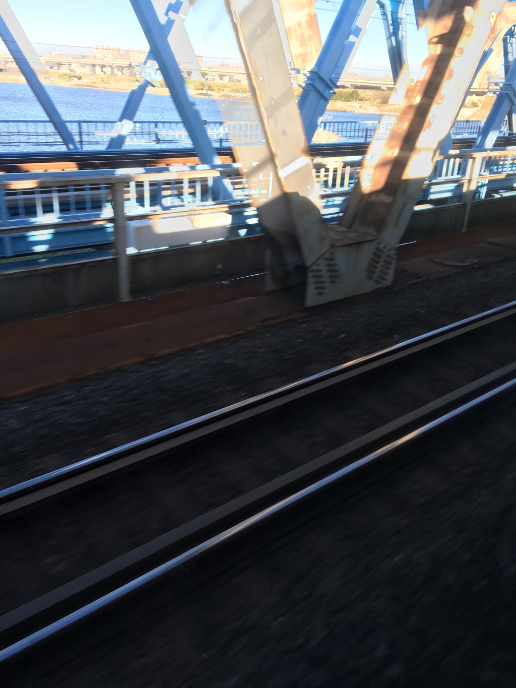 車窓風景-冨安泰生