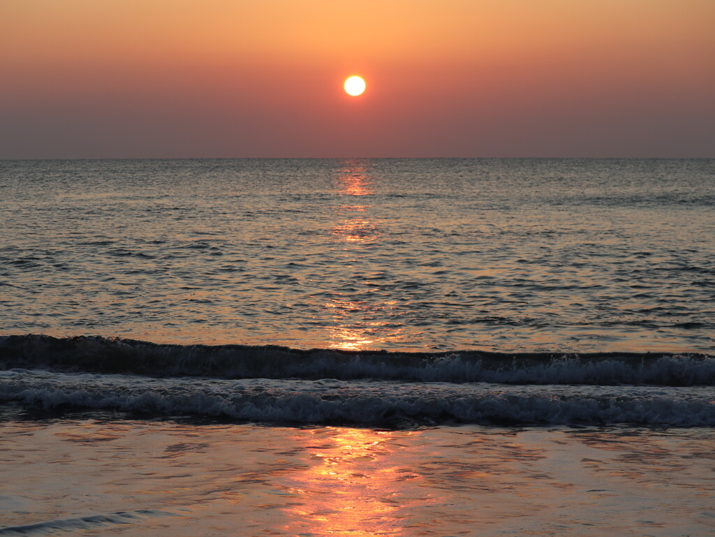 太平洋の朝日