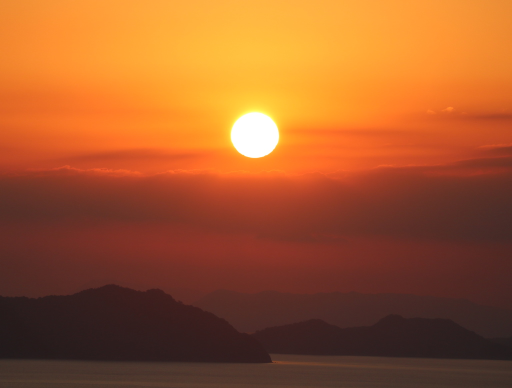 瀬戸内海の朝日　カレイ山展望台