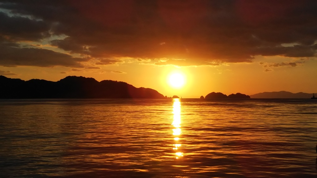 八幡浜港の夕日