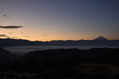 朝焼けと雲海と富士山