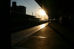 日が落ちたころの吉川駅