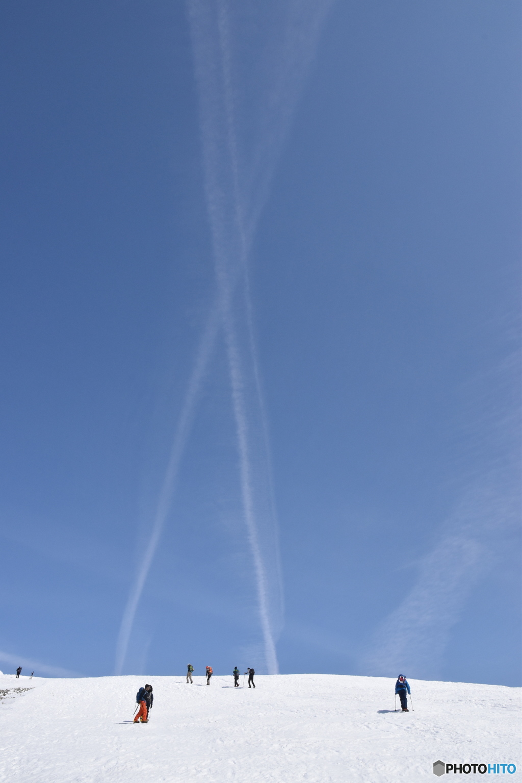 飛行機雲のクロス