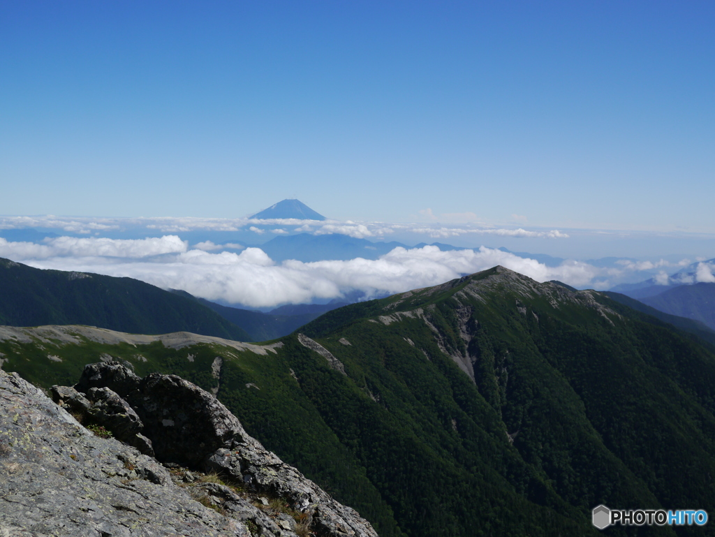 塩見岳から見る富士山