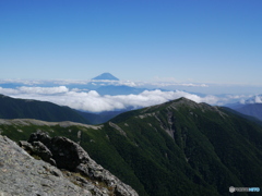 塩見岳から見る富士山