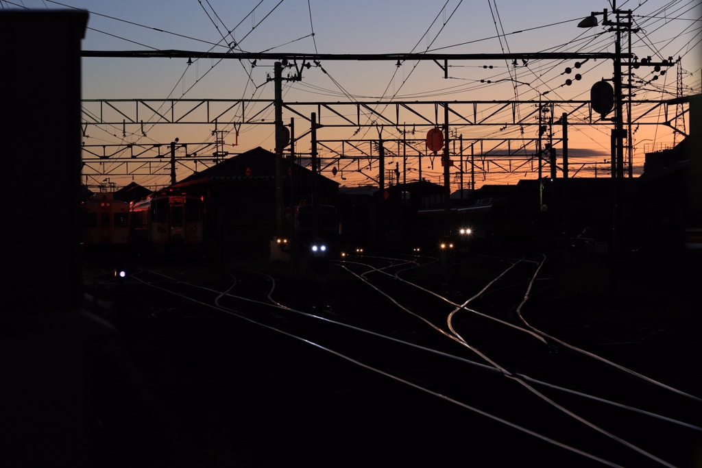 朝駅