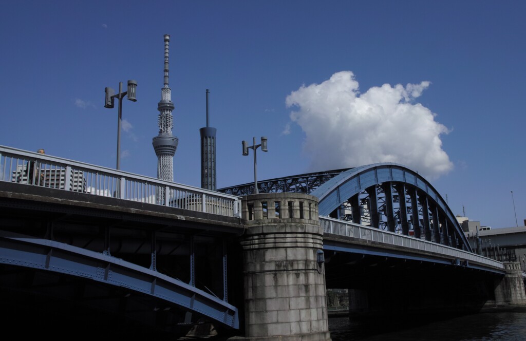 青いよ駒形橋（浅草）