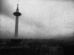 雨の日 京都タワー