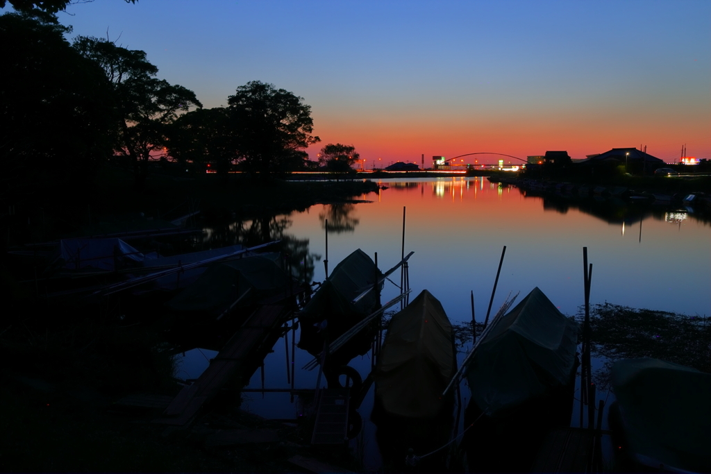 横利根川の夕景