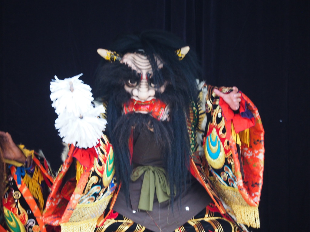 熱演