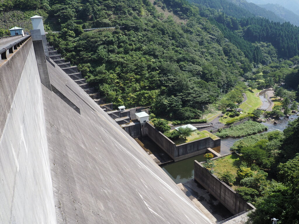 津川