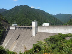 津川
