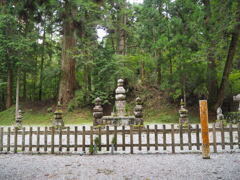 奥の院