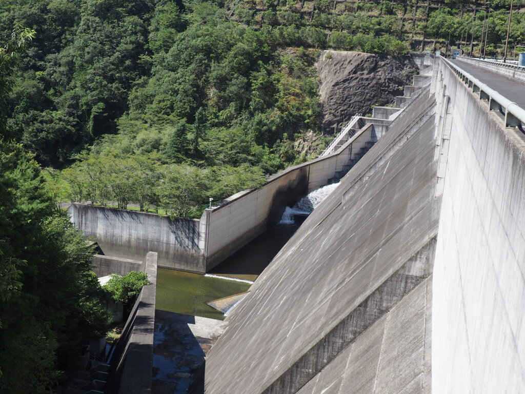 堰堤