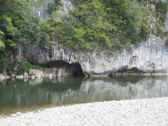 岩河