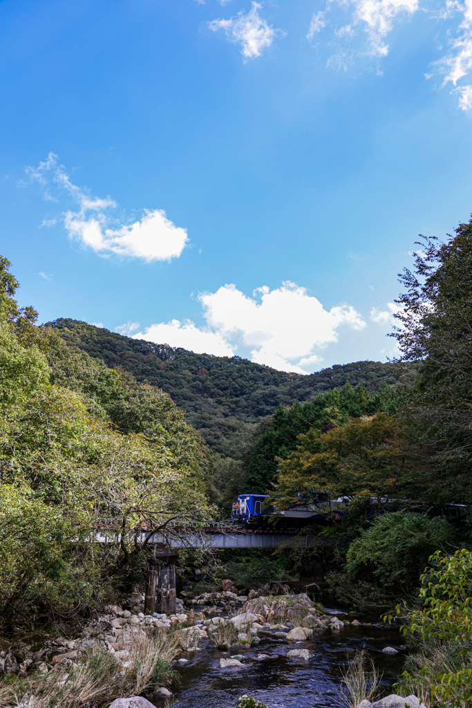 中国山地を行くおろち号