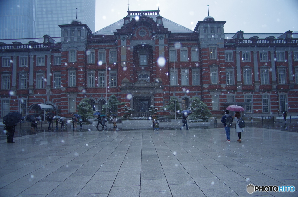 雪の東京駅①