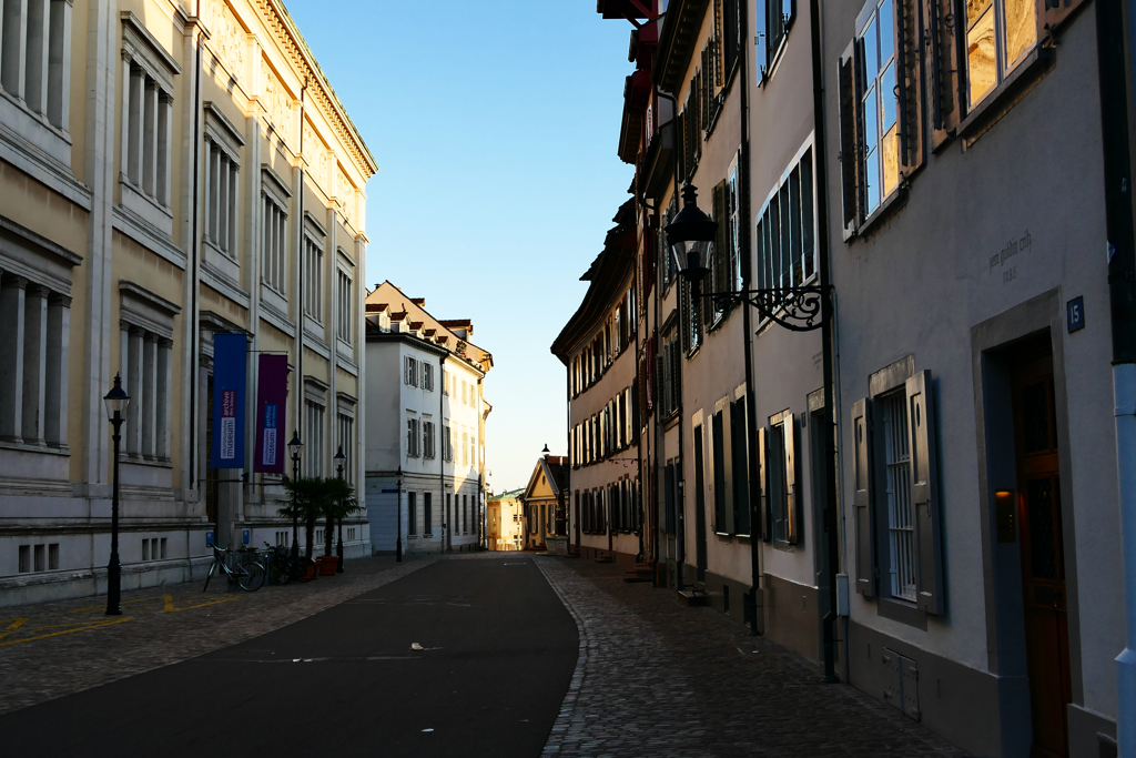 大聖堂からの路地