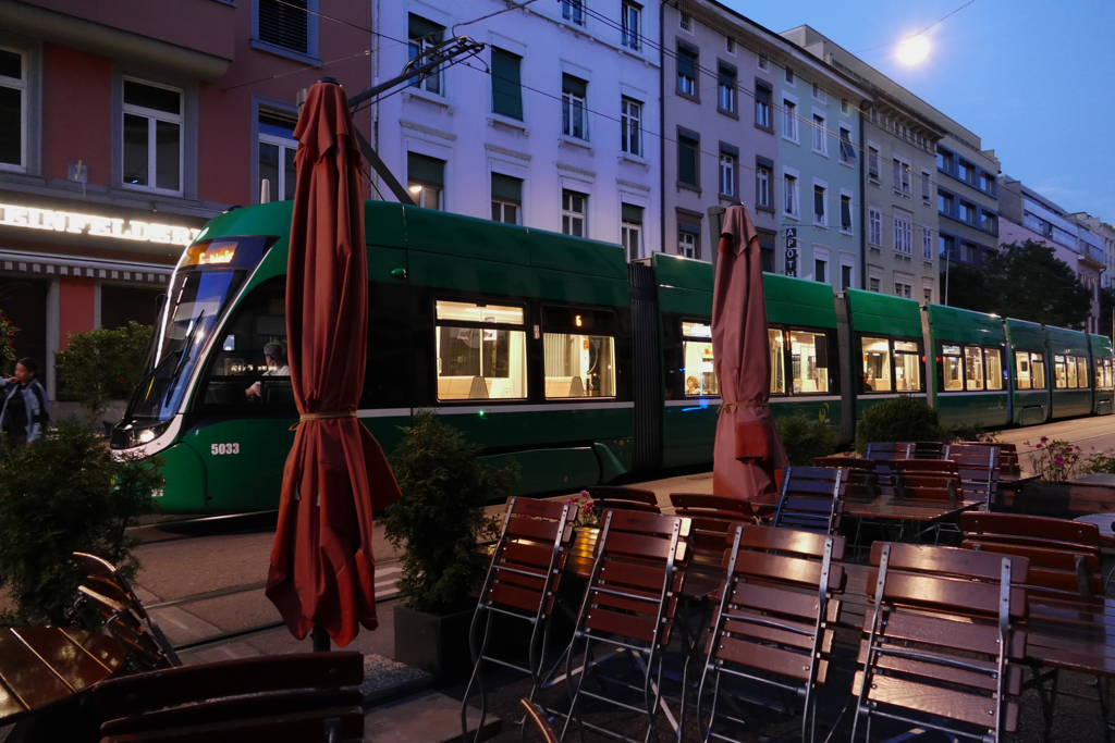 早朝のトラム