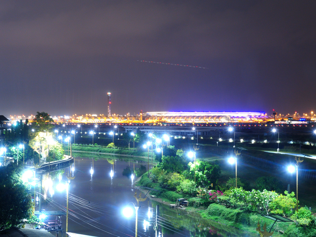 空港の灯り