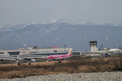 富山空港にFDAだ