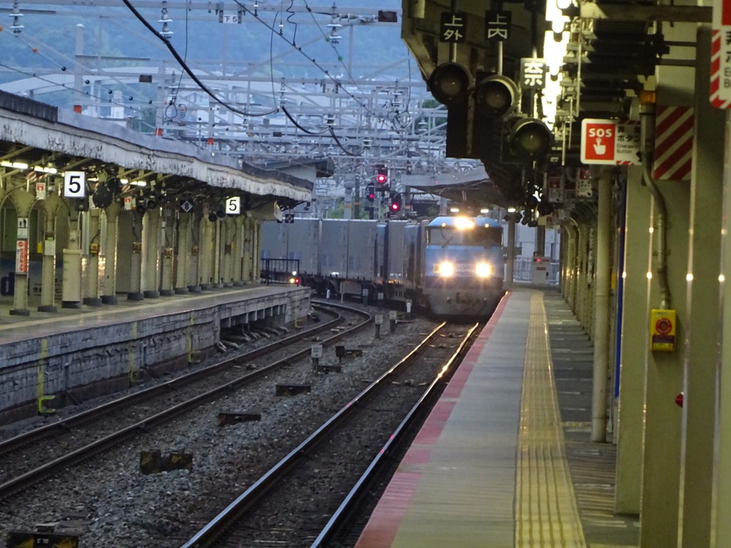 MC250 貨物列車