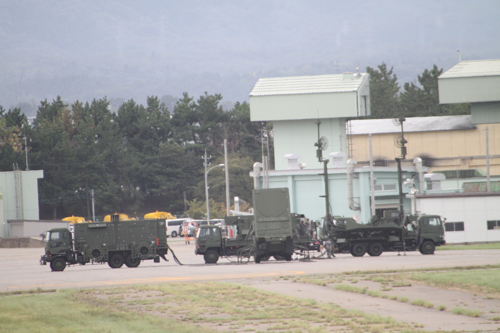 何故？ペトリオットのレーダー車両軍団