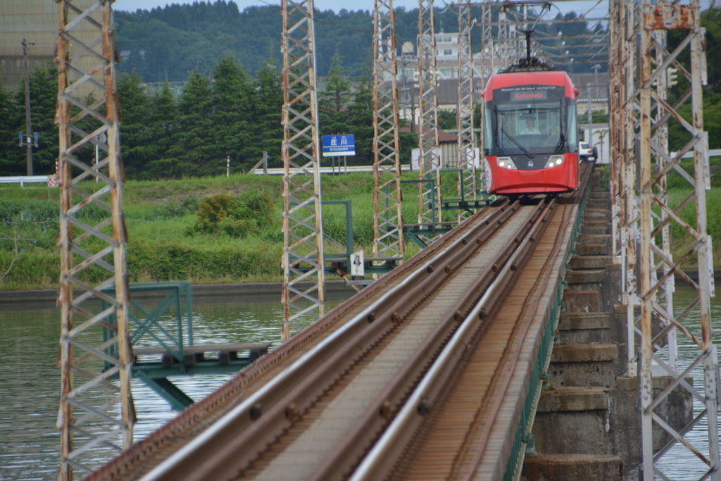 万葉線庄川口駅 (1)